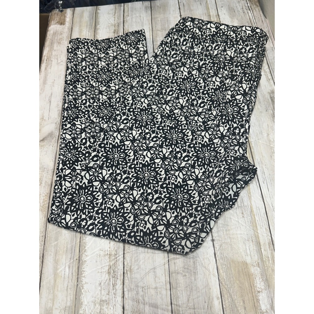 Chicos Ankle Pants Black White‎ Floral Print Size 0(U.S. 4)Stretch EUC